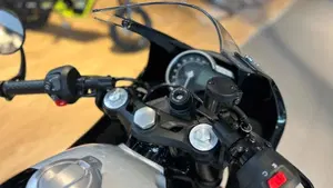 Triumph Thruxton 400 (2026)  (7)