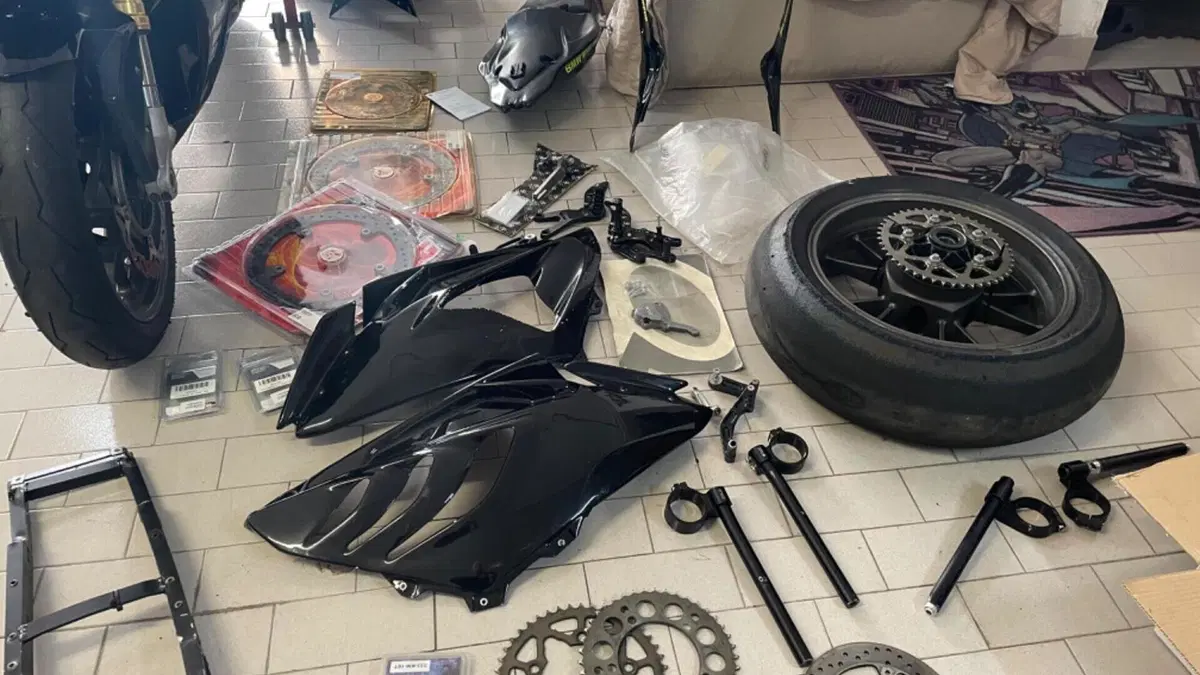 Bmw S 1000 RR (2009 - 12)  (9)