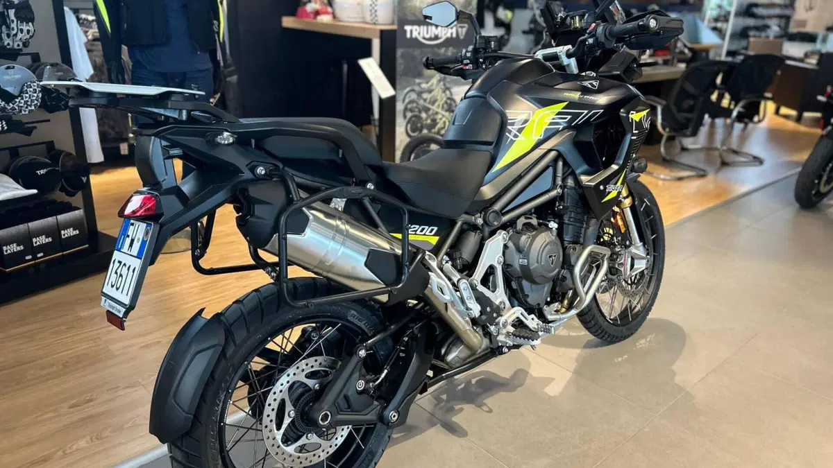 Triumph Tiger 1200 Desert Special Edition (2026)  (2)