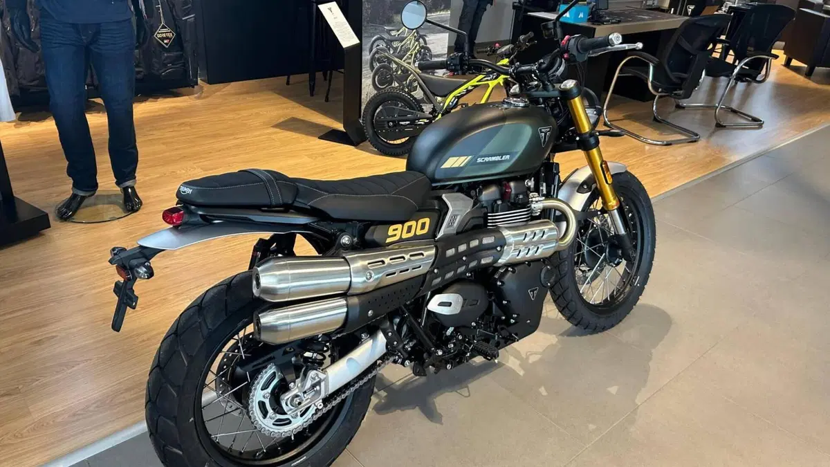 Triumph Scrambler 900 (2026)  (2)