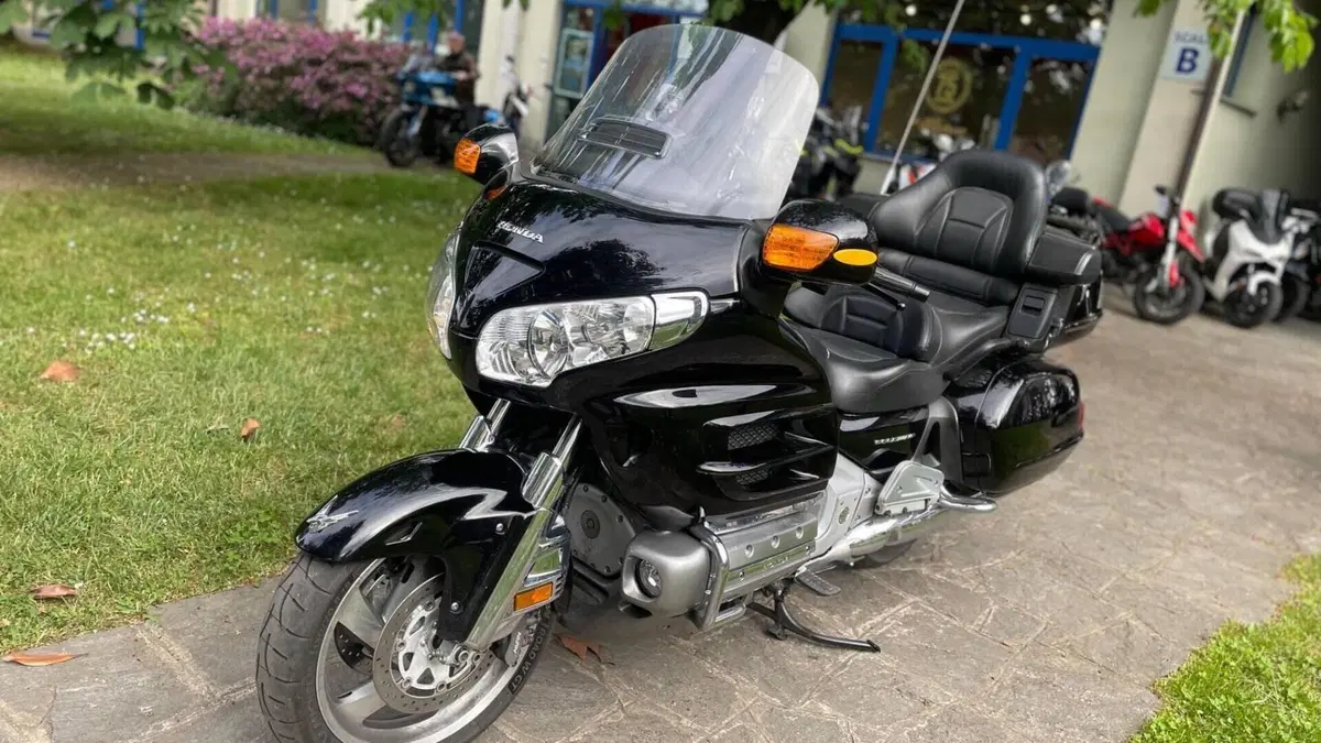 Honda GL 1800 Gold Wing (2007 - 11)  (4)