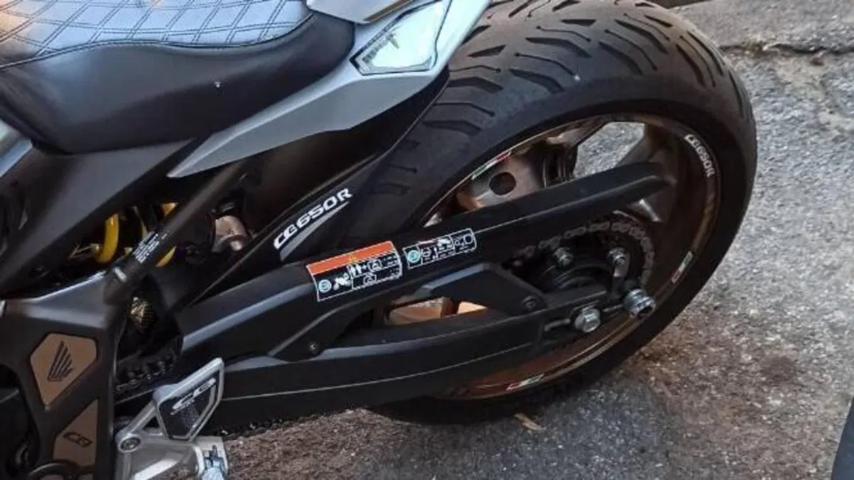 Honda CB 650 R (2021 - 23)  (2)