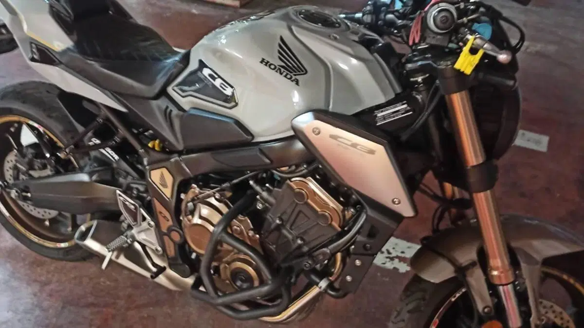 Honda CB 650 R (2021 - 23)  (12)