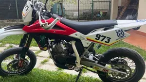Husqvarna SMS 125 4 (2010 - 12)  (2)