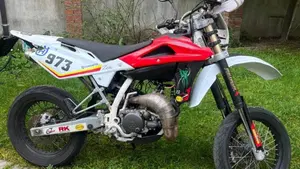 Husqvarna SMS 125 4 (2010 - 12)  (3)