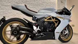 MV Agusta Superveloce 800 S (2021 - 25)  (2)
