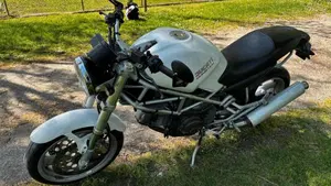 Ducati Monster 600 City Dark (1998 - 02)  (2)