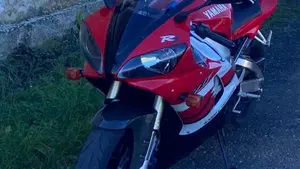 Yamaha YZF R1 (2000 - 01)  (3)