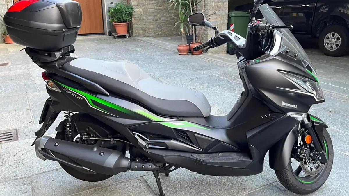 Kawasaki J 300 (2017 - 21) 