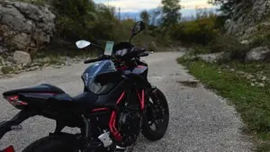 Kawasaki Z 650 Performance Akrapovic (2026)  (5)