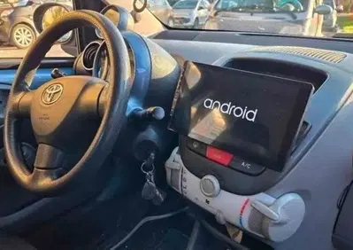 Toyota Aygo 1.0 12V VVT-i 5 porte (3)
