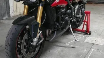 Triumph Speed Triple 1050 R ABS (2016 - 17) usata