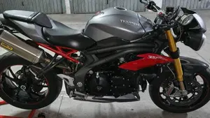 Triumph Speed Triple 1050 R ABS (2016 - 17)  (3)