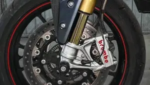 Triumph Speed Triple 1050 R ABS (2016 - 17)  (6)