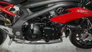 Triumph Speed Triple 1050 R ABS (2016 - 17)  (8)