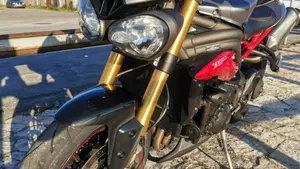 Triumph Speed Triple 1050 R ABS (2016 - 17)  (15)