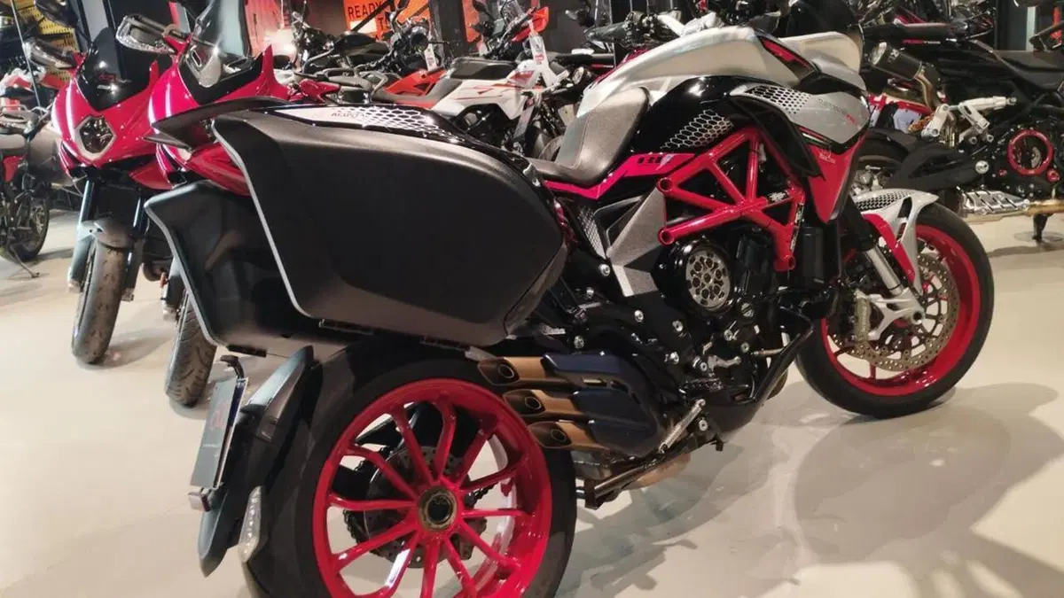 MV Agusta Turismo Veloce 800 RC SCS (2021 - 22)  (4)