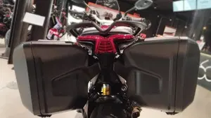 MV Agusta Turismo Veloce 800 RC SCS (2021 - 22)  (6)