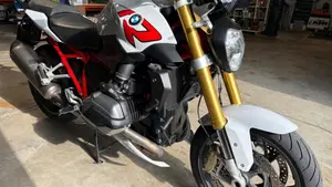 Bmw R 1200 R (2017 - 18)  (2)