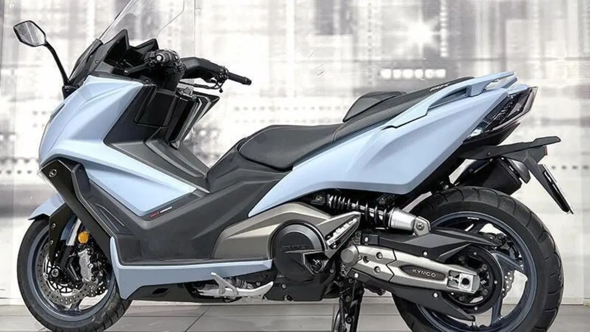 Kymco AK 550 ETS (2021 - 26)  (2)