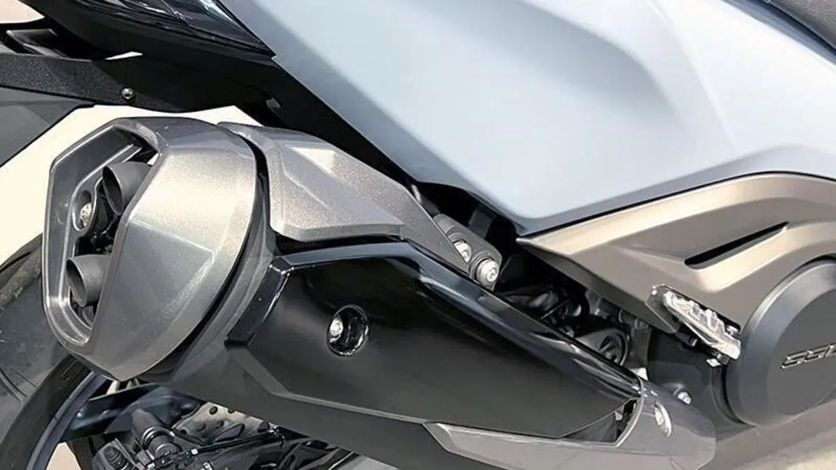 Kymco AK 550 ETS (2021 - 26)  (3)