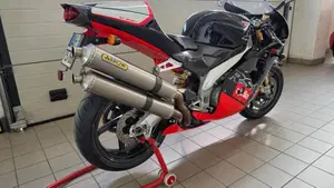 Aprilia RSV 1000 (1998 - 99)  (3)