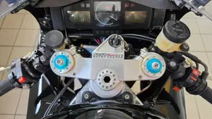 Aprilia RSV 1000 (1998 - 99)  (5)