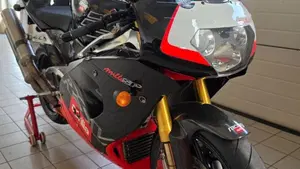 Aprilia RSV 1000 (1998 - 99)  (8)