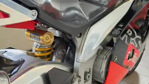 Aprilia RSV 1000 (1998 - 99)  (9)