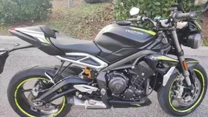 Triumph Street Triple RS (2020 - 22)  (4)