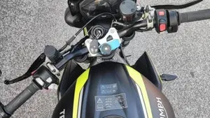Triumph Street Triple RS (2020 - 22)  (6)