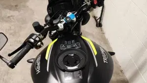 Triumph Street Triple RS (2020 - 22)  (10)