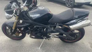 Triumph Street Triple (2007 - 12)  (2)
