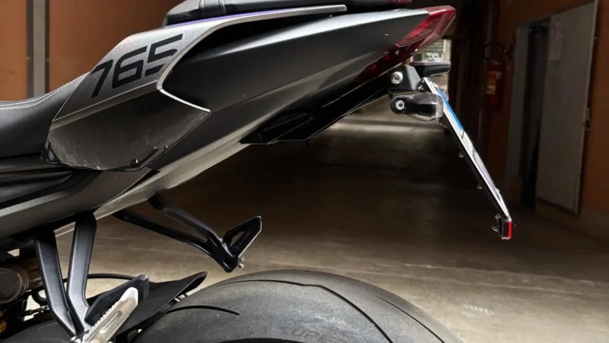 Triumph Street Triple 765 RS (2023 - 26)  (7)