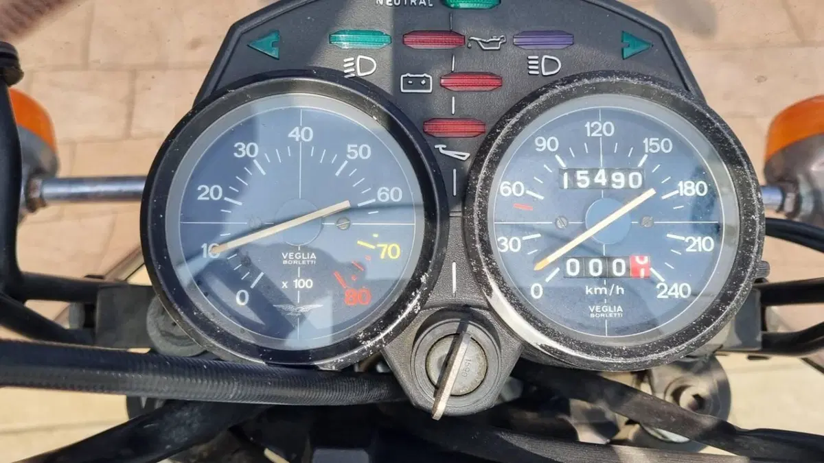 Moto Guzzi   (2)