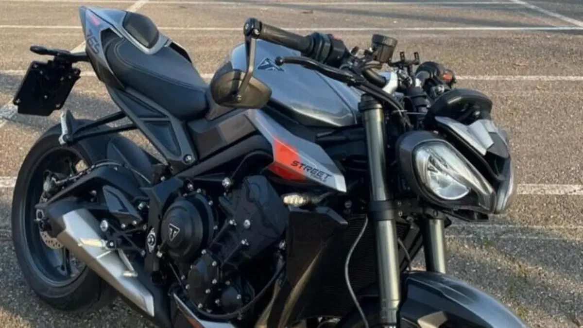 Triumph Street Triple 765 RS (2023 - 26)  (10)