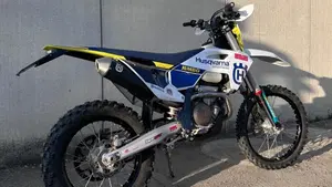 Husqvarna FE 250 (2025)  (2)
