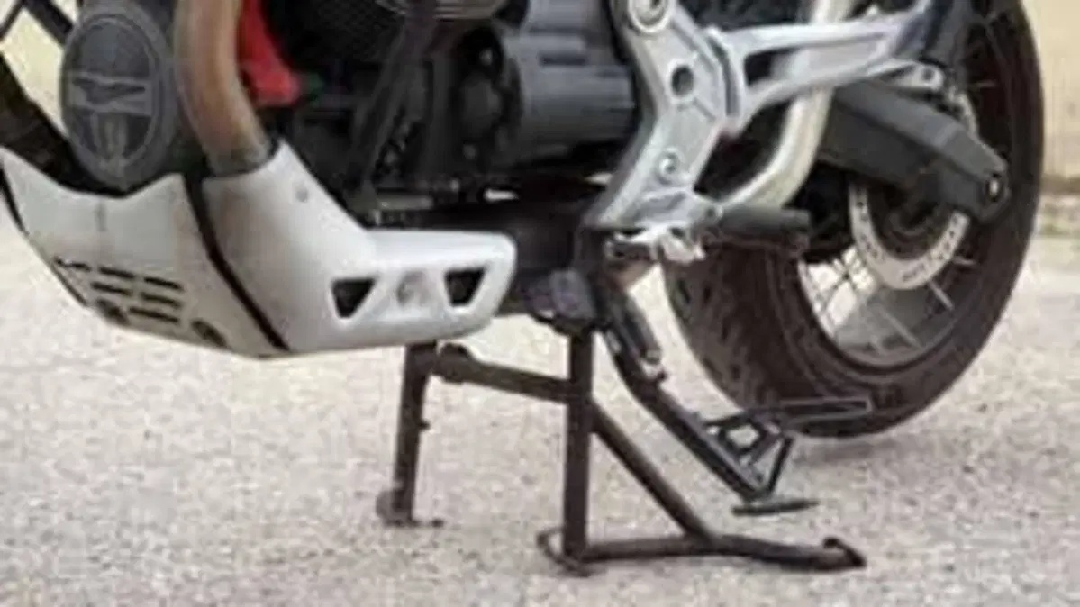 Moto Guzzi V85 TT Travel (2021 - 23)  (6)