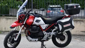 Moto Guzzi V85 TT Travel (2021 - 23)  (2)