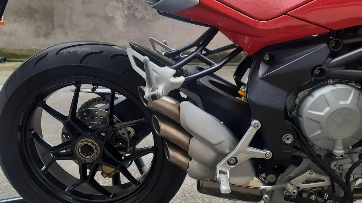 MV Agusta Brutale 675 (2011 - 15)  (4)