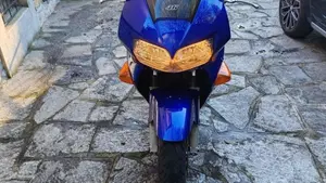 Honda VFR 800 (1998 - 01)  (4)