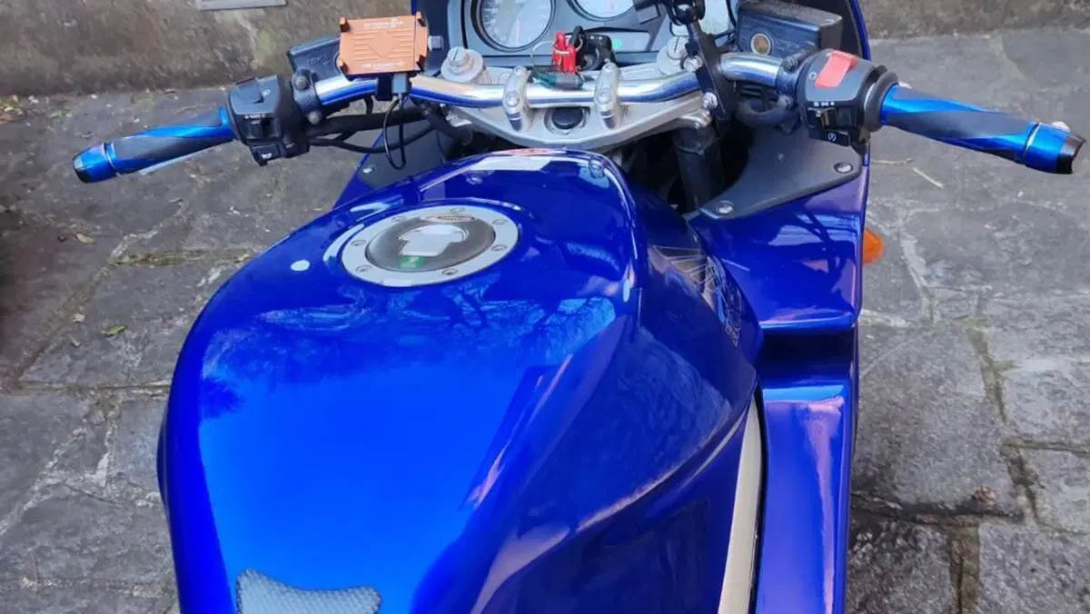 Honda VFR 800 (1998 - 01)  (8)