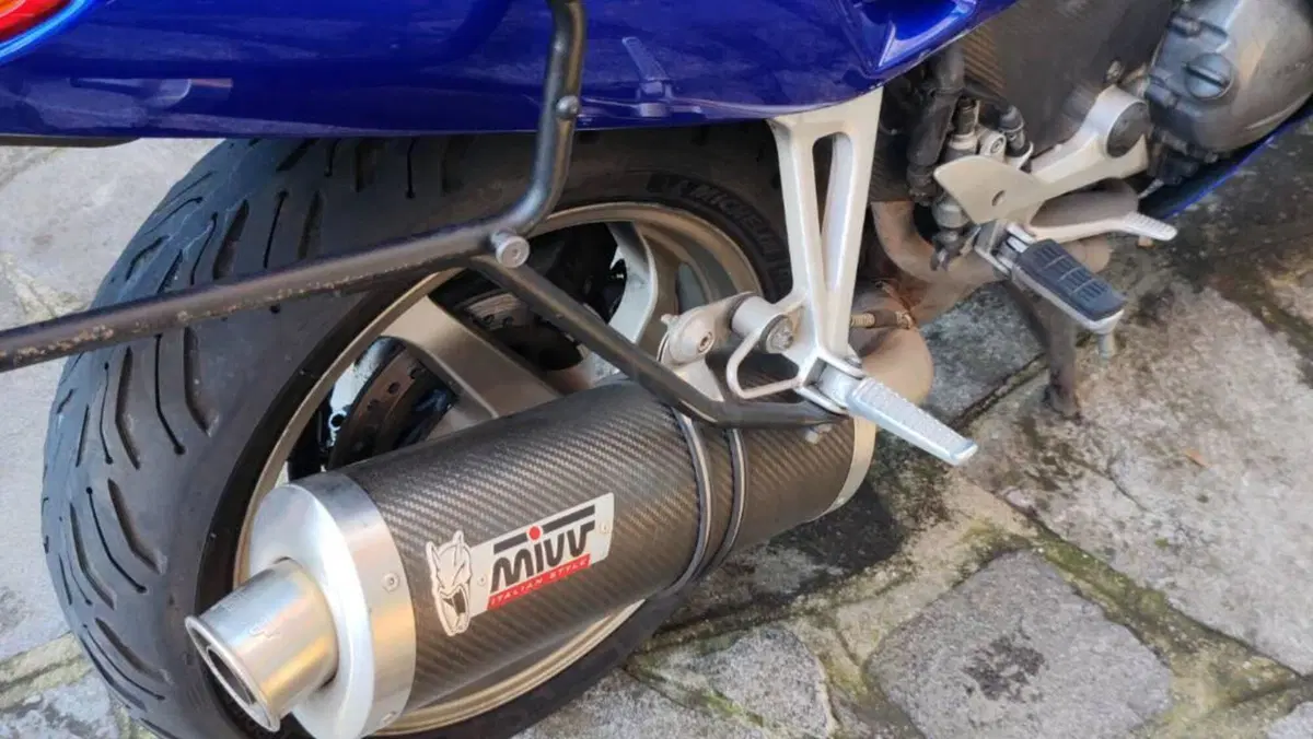 Honda VFR 800 (1998 - 01)  (10)