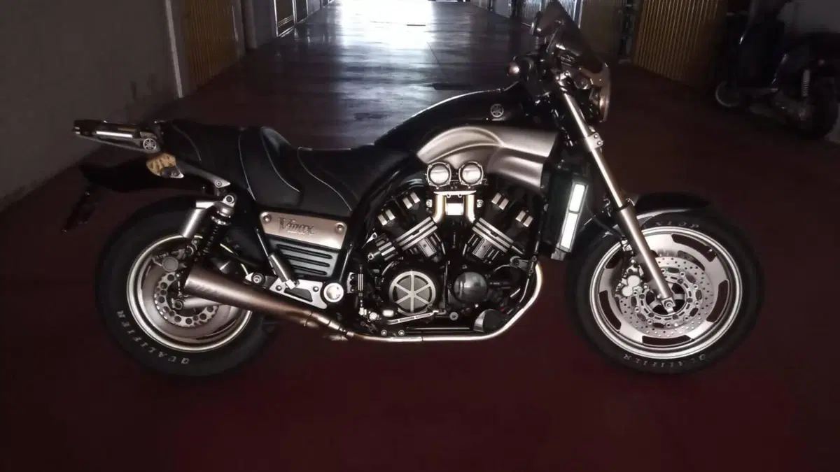 Yamaha V-Max 1200 