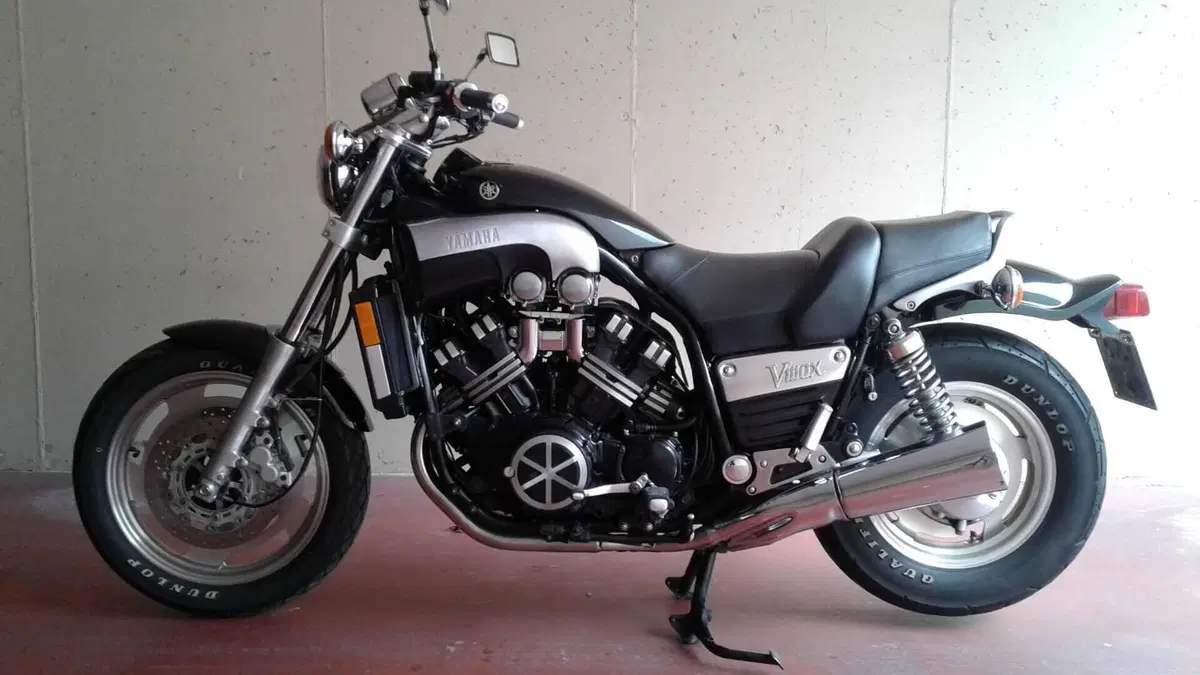 Yamaha V-Max 1200  (12)