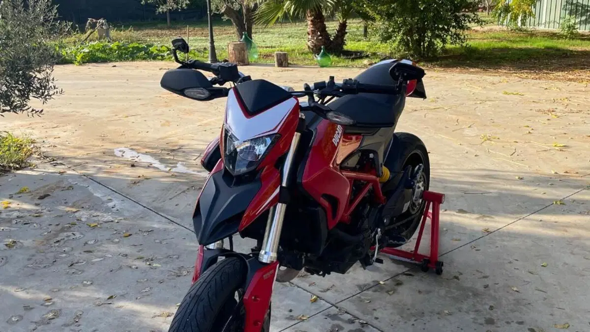 Ducati Hypermotard 821 (2013 - 15)  (4)