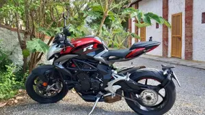 MV Agusta Brutale 800 RR (2017 - 20)  (2)