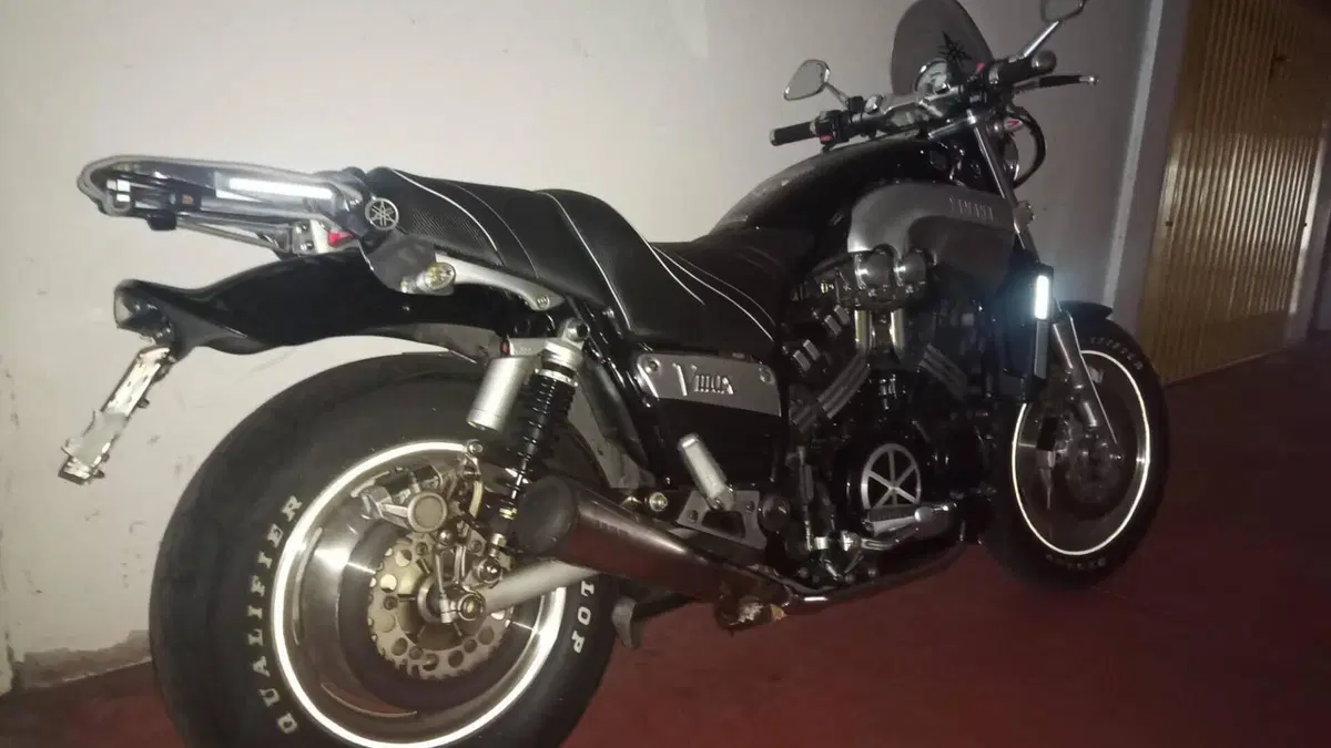Yamaha   (10)