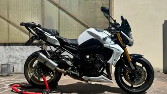 Yamaha FZ8 (2010 - 12) usata