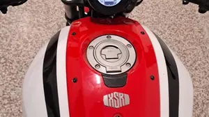 Yamaha XSR 700 (2021)  (2)